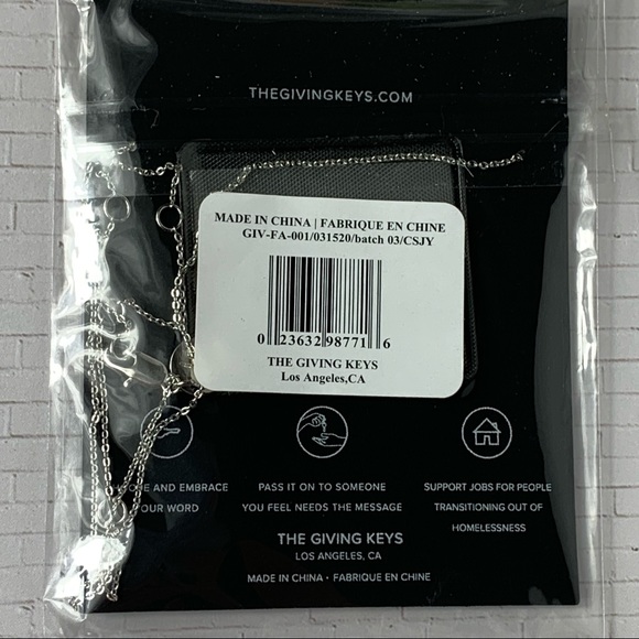 Giving Key Mini Collection “believe” Key Silver - Picture 6 of 6